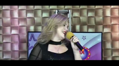 Karyne Pessan - Recebendo o Disco de Ouro