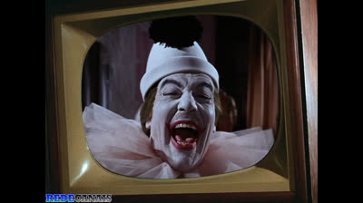 05 - BATMAN - O CORINGA ESTÁ SOLTO.