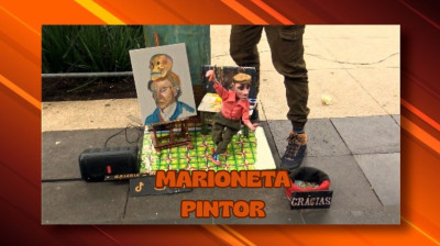 EXTRAORDINARIA MARIONETA PINTANDO UN CUADRO FRENTE A BELLAS ARTES EN LA CIUDAD DE MÉXICO